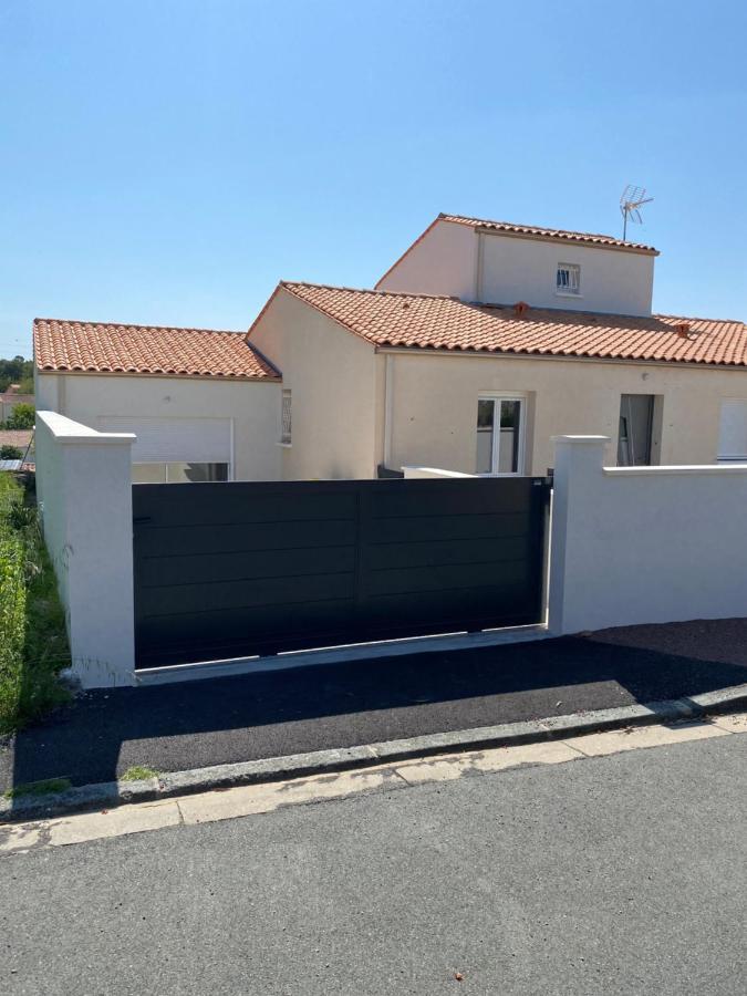 Bel appartement chez particulier calme et piscine Royan Esterno foto